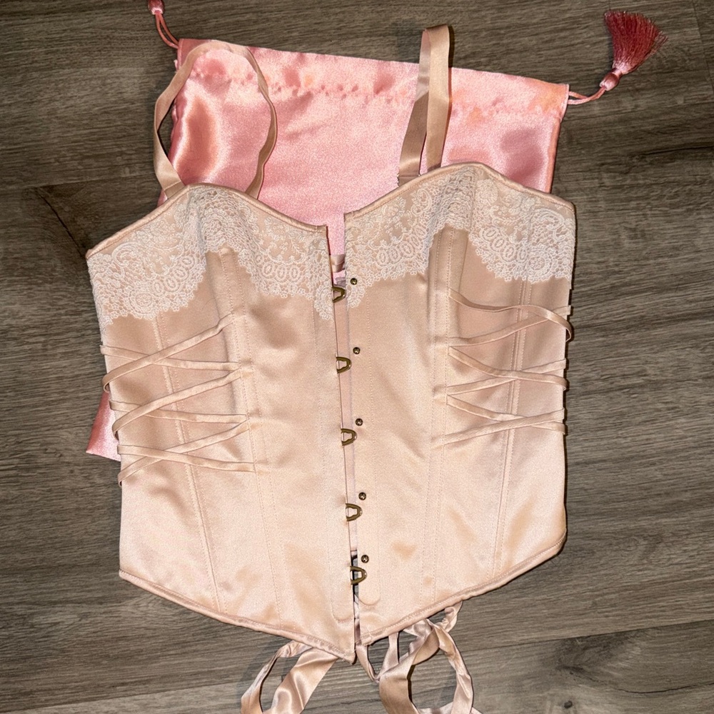 Scarlett Gasque The Strawberry Shortcake Silk corset - Picture 10 of 16